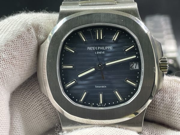 Exclusive customization Patek Philippe 5711/1A-010 Blue Tiffany & Co. Nautilus - Image 4