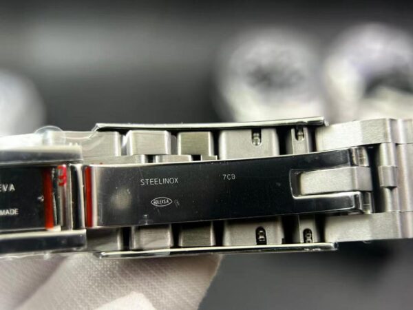 V5 version Submariner 116610 LV Green Ceramic Clean Factory 1:1 Best Edition 904L SS Case and Bracelet VR3135 - Image 10