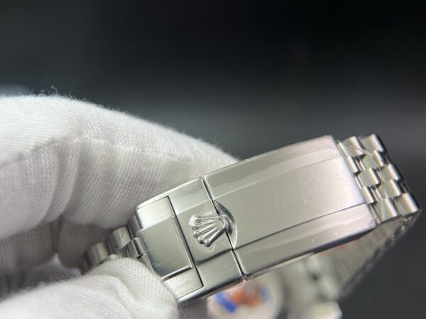 GMT-Master II 126710 BLRO Red/Blue Ceramic 904L Steel Clean Factory Best Edition on Jubilee and oyster Bracelet DD3285 V3 version - Image 10