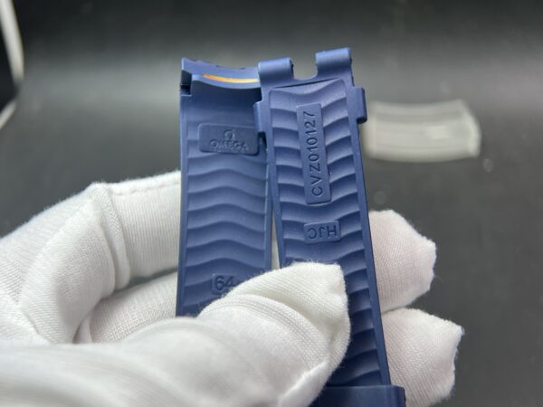 Seamaster Diver 300M VSF 1:1 Best Edition Blue Ceramic Blue Dial on SS Bracelet A8800 V2 (Include blue strap) - Image 17