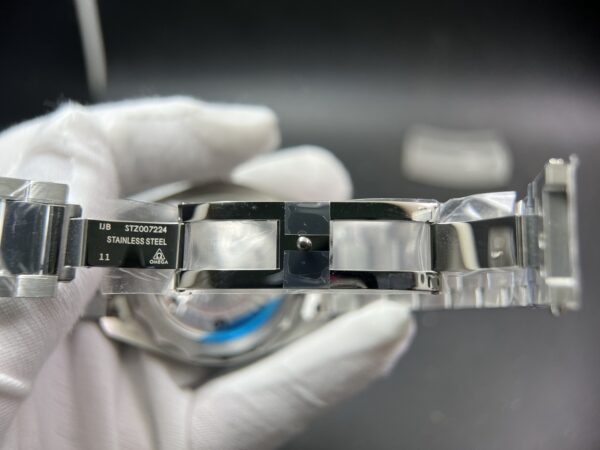 Aqua Terra Worldtimer VSF 1:1 Best Edition Blue Dial on SS Bracelet A8938 Super Clone 43mm - Image 16