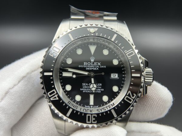 Sea-Dweller 136660 C+factory 1:1 Best Edition 904L SS Case Black Dail and Bracelet VR3235 - Image 2