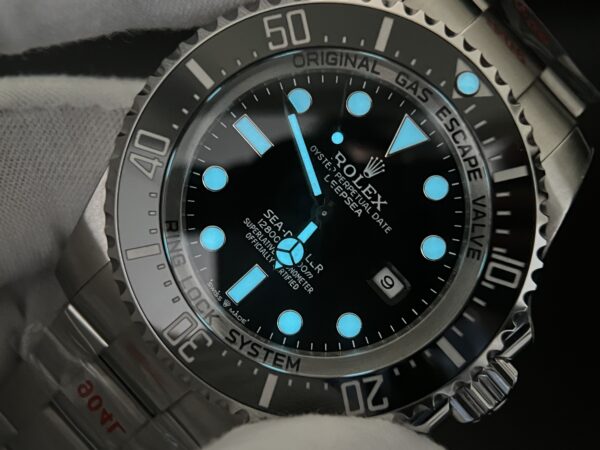 Sea-Dweller 136660 C+factory 1:1 Best Edition 904L SS Case Black Dail and Bracelet VR3235 - Image 10