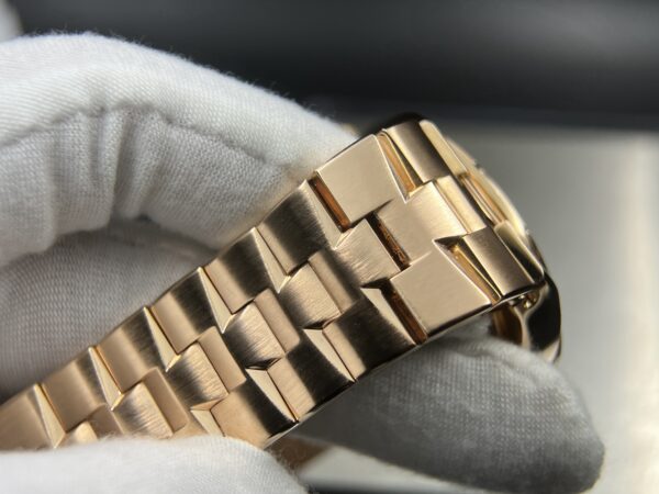 272 grams Overseas 4500V Tungsten shell Case Blue Dial on RG Bracelet A5100 - Image 8