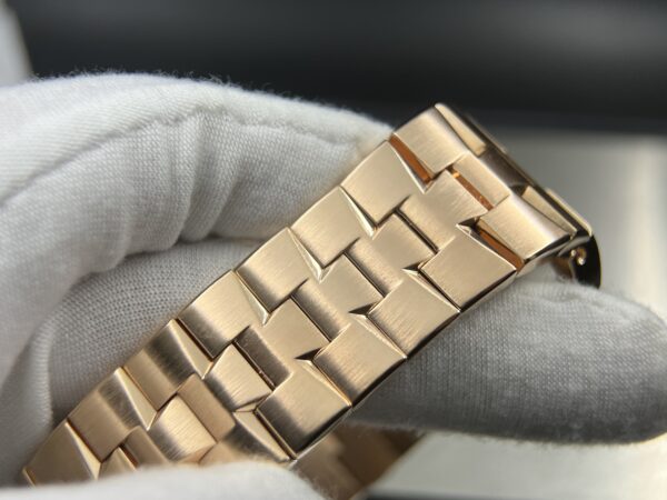 272 grams Overseas 4500V Tungsten shell Case Blue Dial on RG Bracelet A5100 - Image 9