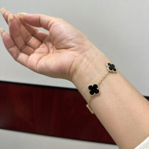 Vintage Alhambra bracelet, 5 motifs 18K yellow gold, Onyx