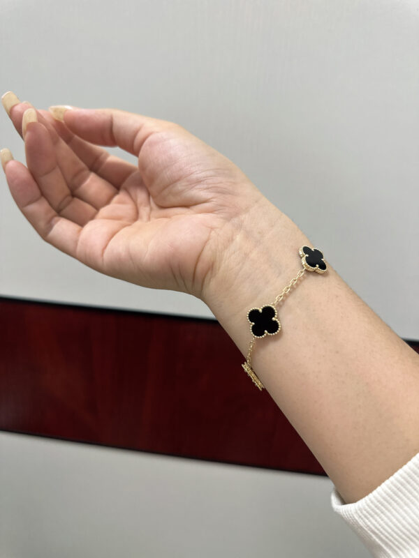 Vintage Alhambra bracelet, 5 motifs 18K yellow gold, Onyx