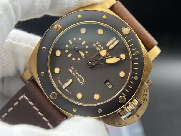 VSF Factory Pam 968 Submersible Bronzo Case construction 1:1