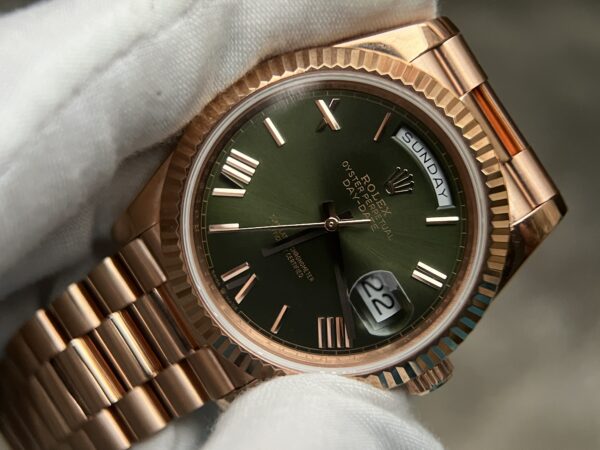 DayDate 228235 40mm QF 1:1 Green Dial Roman Markers wrap 18K rose gold(heavy version) - Image 6